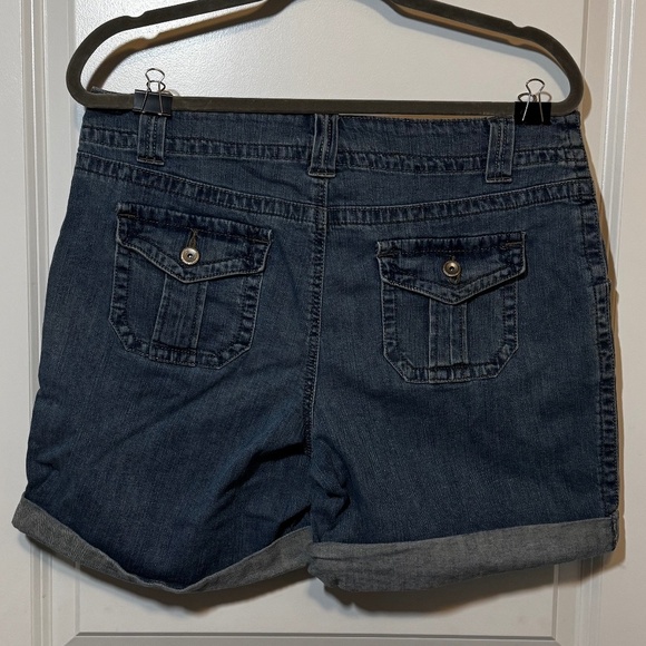 Women's Shorts Size 12 - Picture 3 of 5